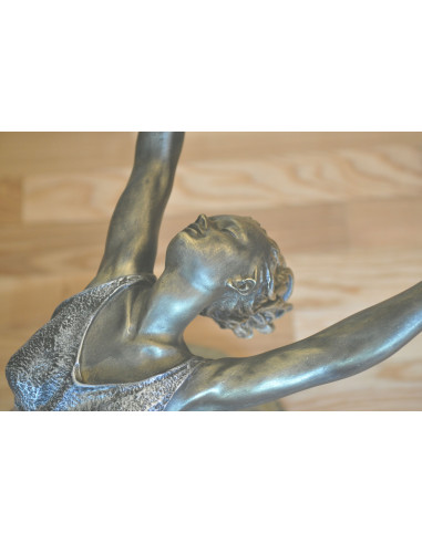 Stół kobieta szkalny