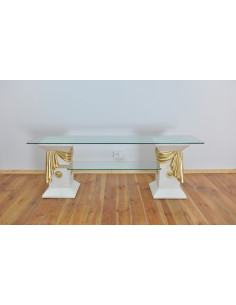 Stół w stylu greckim biało-złote kolumny z ozdobnymi draperiami szklany blat mod 3