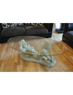 Stół kawowy z rzeźbą kobiety szklany owalny blat elegancki design stolik